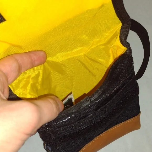 Mountaismith Crossbody Trippin' Pouch (J333) - Picture 3 of 6